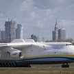 Gigantyczny An-225 wylądował na Okęciu z maseczkami