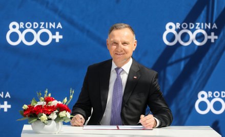 7 sierpnia 2023 prezydent Andrzej Duda podpisał nowelizację ustawy o podniesieniu świadczenia Rodzin