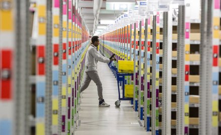 Amazon rozwija się w Polsce. Kolejny magazyn szuka pracowników