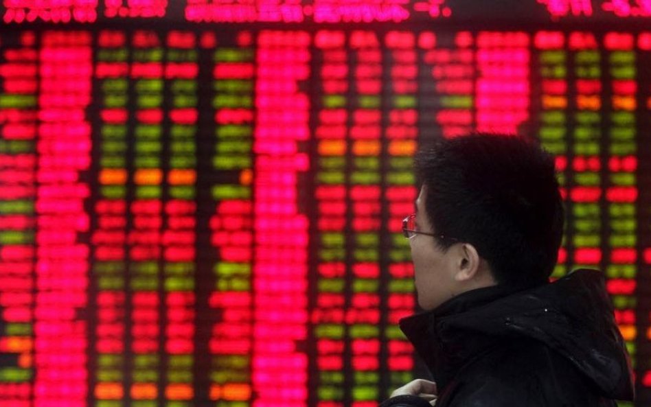 Rajd na chińskich giełdach osłabił walutę Hongkongu