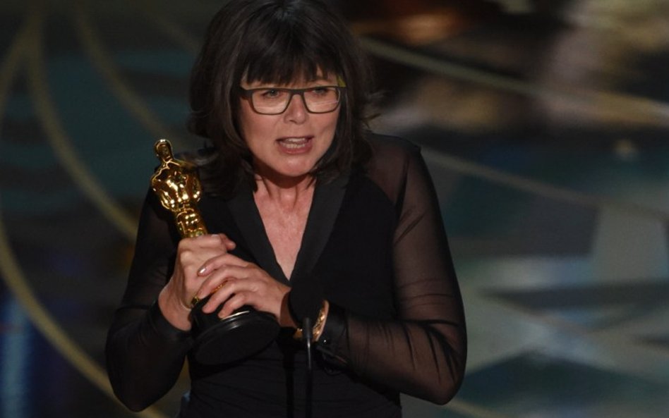 Oscar za najlepszy montaż - Mad Max: Na drodze gniewu. Nagrodę odbiera Margaret Sixel