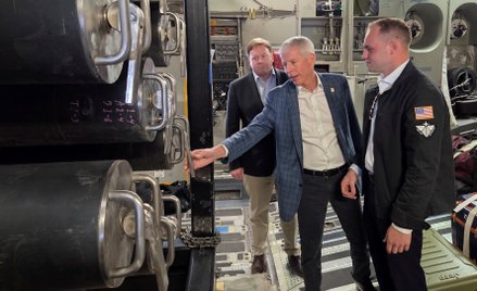 Sekretarz energii USA Chris Wright i podsekretarz obrony USA ds. zakupów i utrzymania Michael Duffey