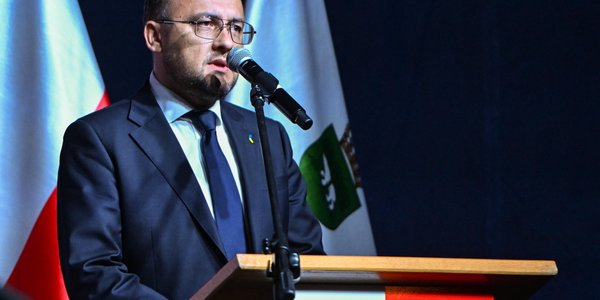 Ukrajinsko veleposlaništvo na Poljskem opozorilo pred manipulacijami, medtem ko Poljaki menijo, da njihova pomoč Ukrajini ni dovolj cenjena