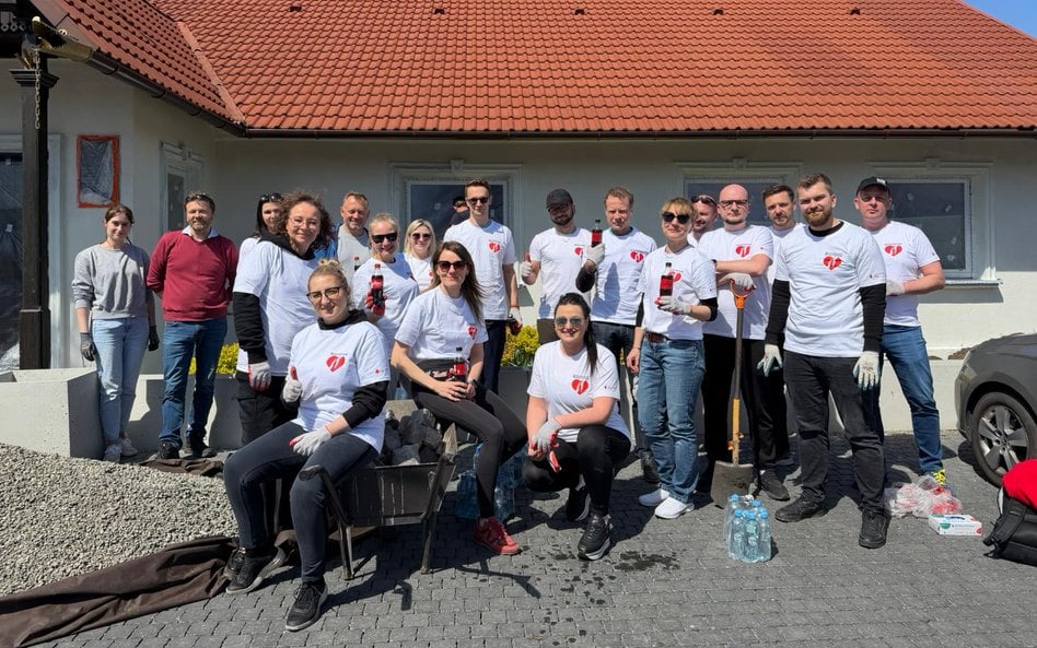 Dobre sąsiedztwo na Dzień Ziemi: Coca-Cola HBC Polska rewitalizuje zieloną przestrzeń w Niepołomicach