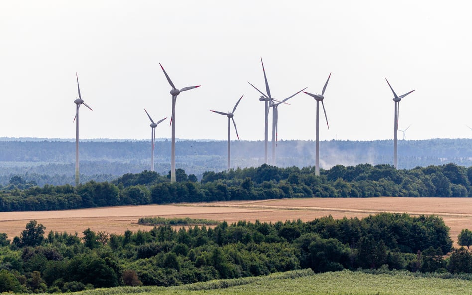 Ministerstwo Klimatu i Środowiska mocno liczy na przyjęcie w czwartek ustawy wiatrakowej