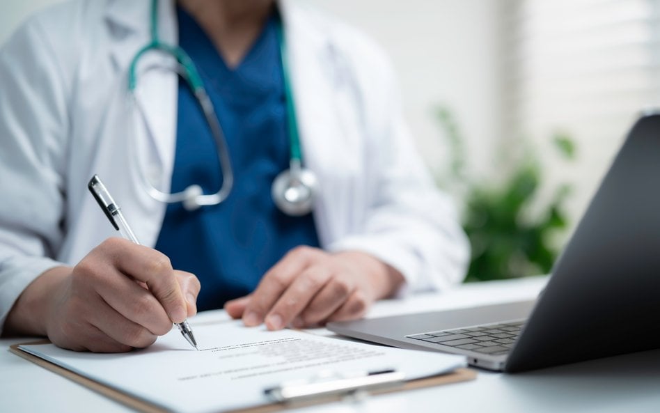 Stwierdzenie zgonu ma być uznane za świadczenie zdrowotne, czemu sprzeciwiają się lekarze rodzinni