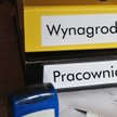 Płaca zasadnicza nie zawsze minimalna. Jak firmy obchodzą przepisy