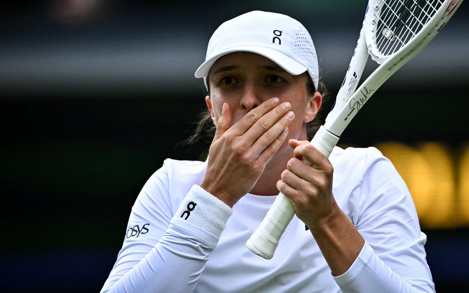 Wimbledon. Iga Świątek w trzeciej rundzie, trawa dla Polki coraz bardziej zielona