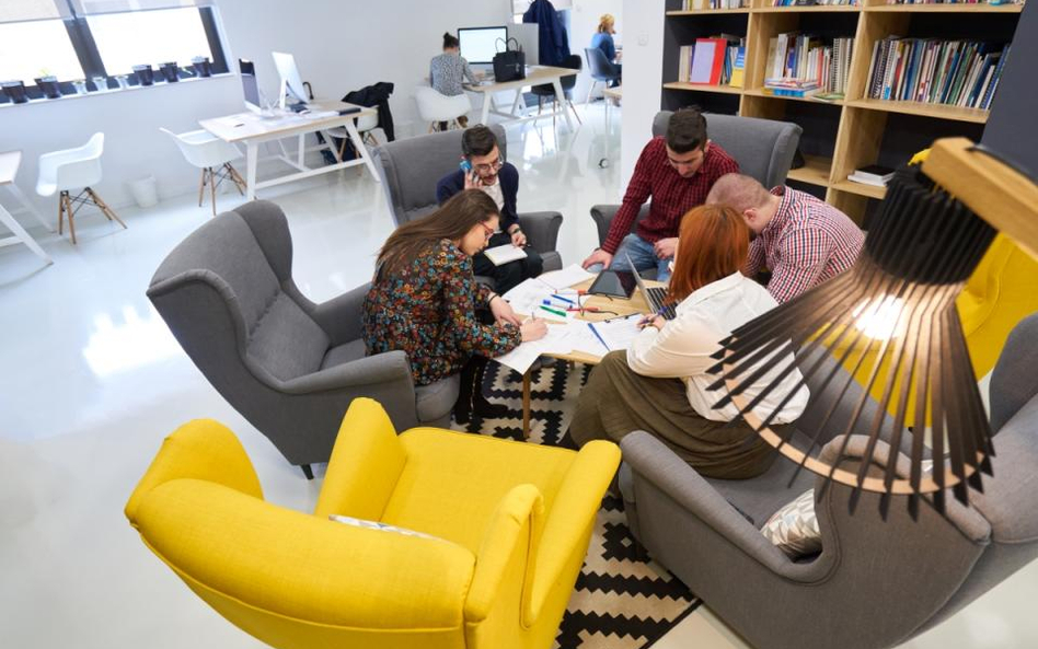 Klauzule w umowach startupów