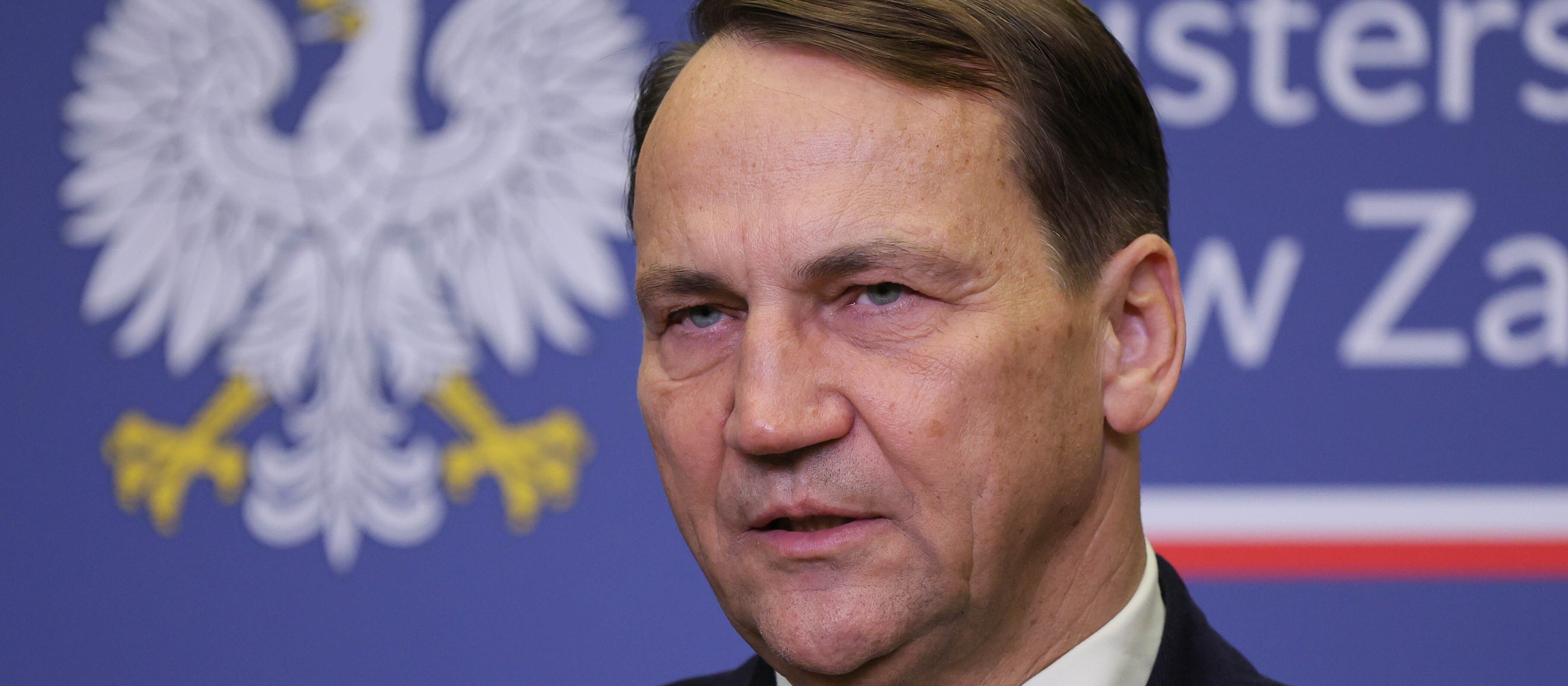 Radosław Sikorski o wysadzeniu torów: To akt terroru państwowego