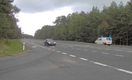 Poważny wypadek na S3. Przewrócił się autokar