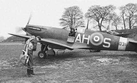 Polscy piloci z czasów wojny odzyskują tożsamość