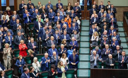 W Sejmie prawa strona sali owacyjnie przyjęła decyzję o wyborze nowego prezydenta USA