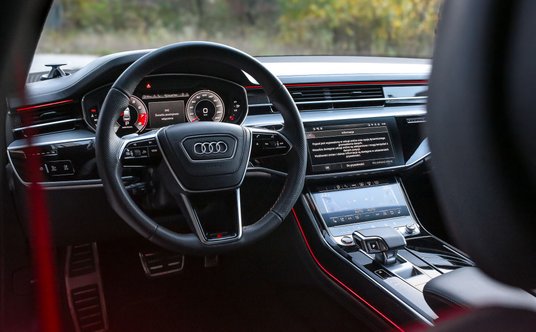 Klasyczny kształt deski rozdzielczej