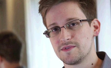 Edward Snowden, źródło przecieku w sprawie inwigilacji Internetu, w czasie udzielania wywiadu w Hong