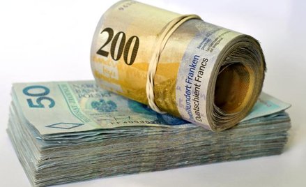 Złoty słabnie trzeci dzień z rzędu