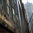 Bank of America jako ostatni gigant w USA uległ presji klientów