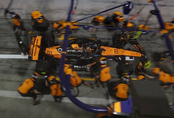 Oscar Piastri podczas prób przed nowym sezonem F1