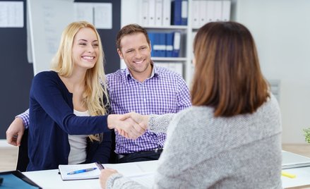 Krystyna Pawłowicz o "wytresowanej uprzejmości w bankach"