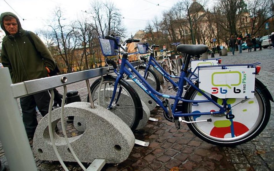 Tak wyglądają miejskie wypożyczalnie w Krakowie. Kiedy podobne pojawią się w stolicy?