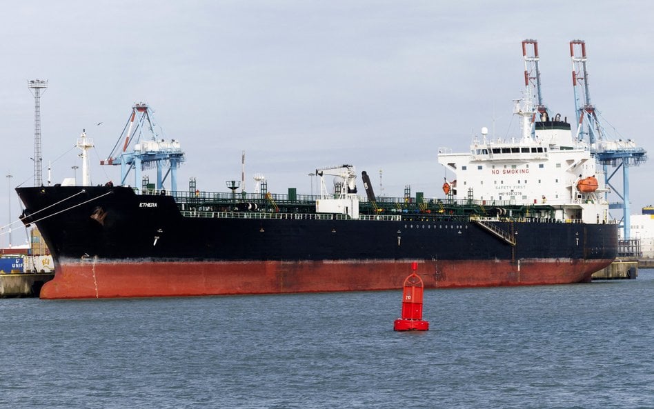 Północna Droga Morska. Rosja przenosi eksport ropy na Ocean Lodowaty