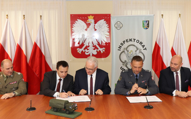 Podpisanie umowy pomiędzy Inspektoratem Uzbrojenia i firmą Jelcz na dostawę nośników elementów rakie