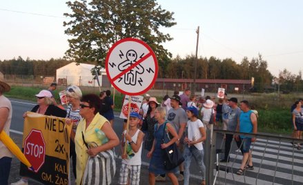 Protest przeciw liniom wysokiego napięcia pod Warszawą