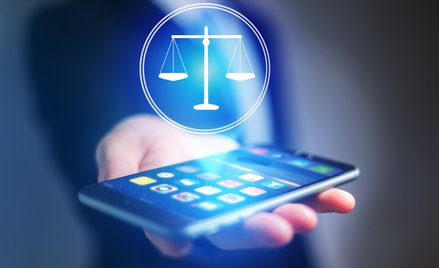 Technologia tworzy nowe przestrzenie działania szybciej, niż przepisy potrafią je nazwać