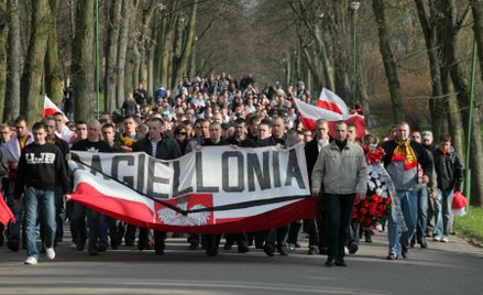 Grzywny dla kibiców za "Donald matole"
