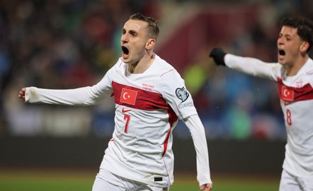 Kerem Akturkoglu z Turcji po strzale bramki