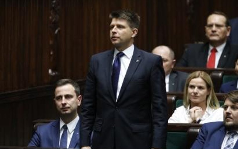 Petru: Potrzebny będzie opór społeczeństwa