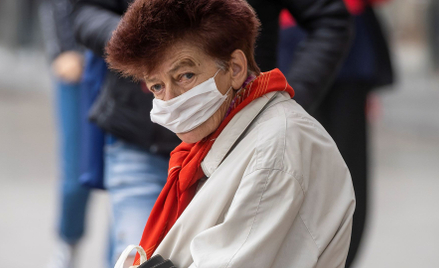 Polacy podzieleni w sprawie prowadzenia stanów nadzwyczajnych