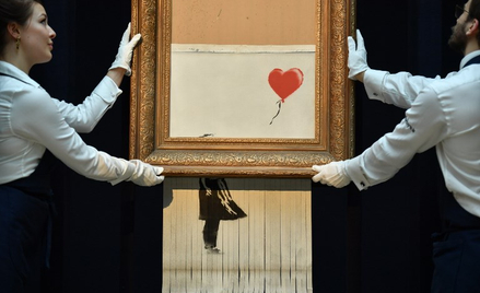 Banksy chciał zniszczyć cały obraz. Nie wyszło