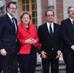 Premier Hiszpanii Mariano Rajoy (z lewej) obok innych najważniejszych przywódców UE, kanclerz Niemie