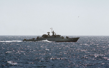 Irański okręt trafiony przez irański okręt. 19 ofiar