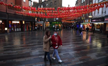 Chiny ustępują przez wirusa. Zniosą cła na blisko 700 towarów