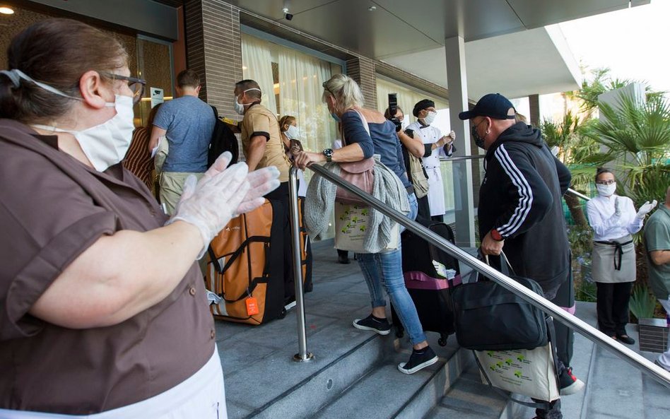 Majorka wpuszcza pierwszych turystów