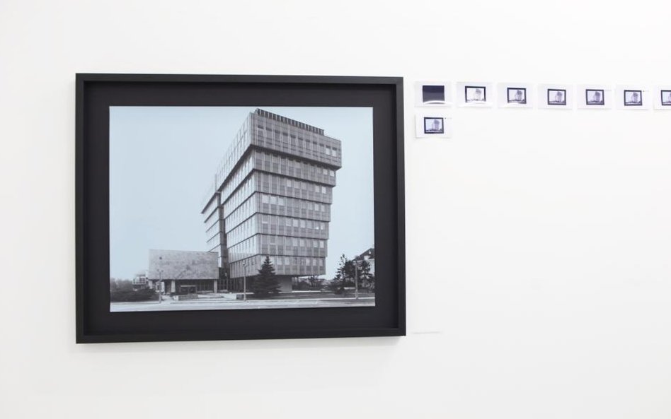 Nicolas Grospierre, Biurowiec Ciech (1991-2011), 2010., fot. z wystawy EMULSJA w Fundacji Archeologi