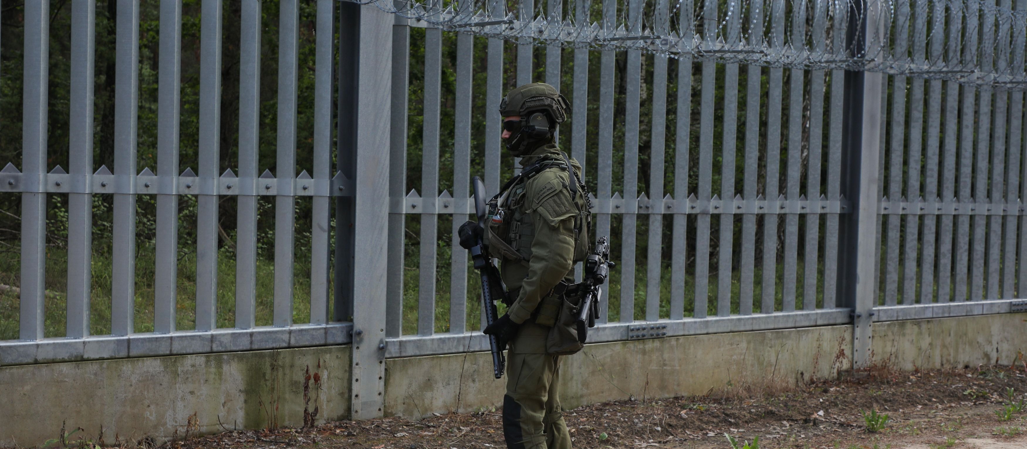 Pomagała humanitarnie czy organizowała migrantom ucieczkę na Zachód? Znana aktywistka z zarzutami