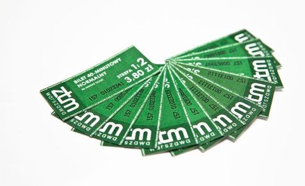 Karty płatnicze wypierają bilety komunikacji