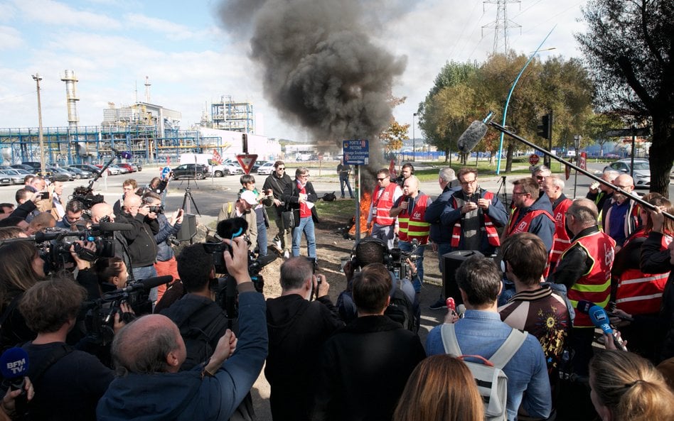 Strajk w rafineriach we Francji, rząd wprowadza przymus pracy