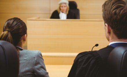 Brytyjczycy zostaną bez pomocy prawnej w sądach. Adwokaci będą strajkować