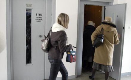 Zepsuta winda, zarządca odpowiada za szkody