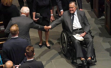 George H. W. Bush wypisany ze szpitala