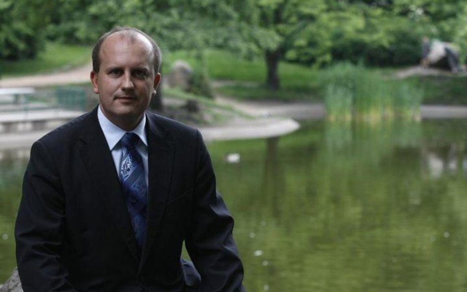 Tomasz Górski (PiS) przyznaje, że szkolił się w ubiegłym roku. Czego się nauczył? – Jakich gestów ni