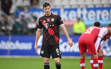 Robert Lewandowski po zakończeniu meczu z Freiburgiem przesadnie się nie cieszył, bo miał szanse na 