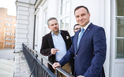 Prezydent Andrzej Duda z dziennikarzami „Rzeczpospolitej” Michałem Szułdrzyńskim (z lewej) i Andrzej