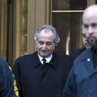 Bernard Madoff, były szef giełdy Nasdaq przyznał się, że stworzył gigantyczną piramidę finansową, w 
