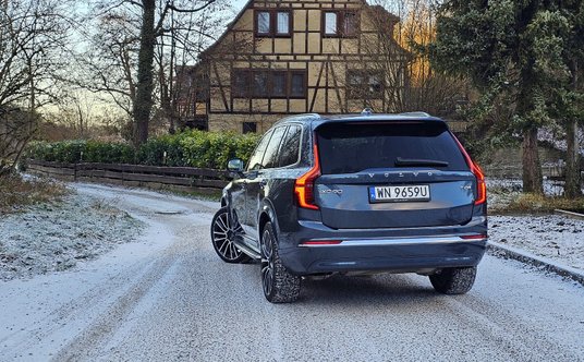 Volvo XC90 T8