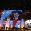 Portret laureatki Pokojowej Nagrody Nobla Narges Mohammadi na ścianie Grand Hotelu w centrum Oslo pr